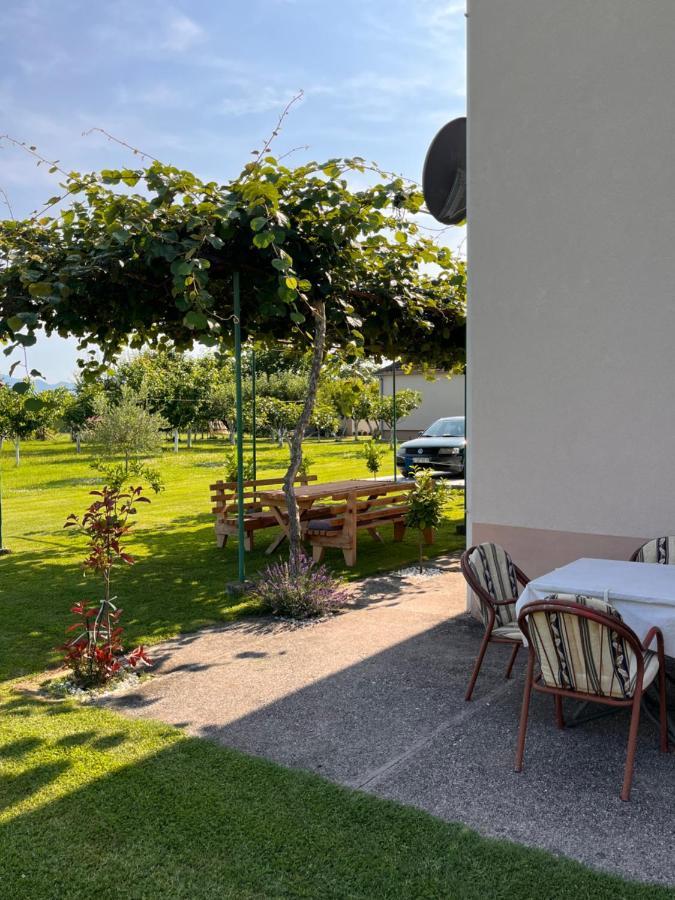 Apartment Helena Airport Podgorica Luaran gambar
